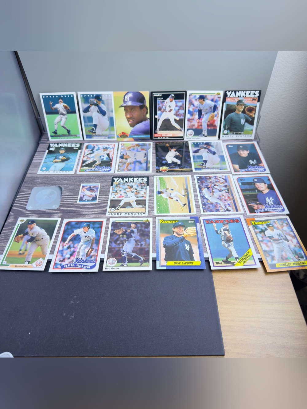 New York Yankees Baseball Card Lot (24) Upper Deck Topps Bernie Williams